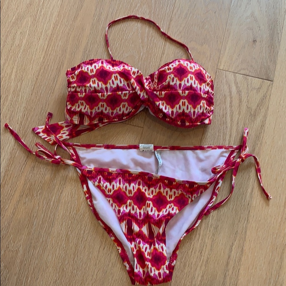 Kenneth Cole bathing suit. Size small.